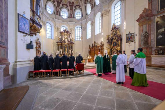 Nešpory arcibiskupa s trvalými jáhny