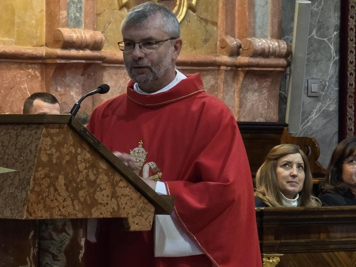 Nestačí mít plné knihovny, pokud máme prázdná srdce. Děkan z Veselí předal Nitře ostatky sv. Cyrila